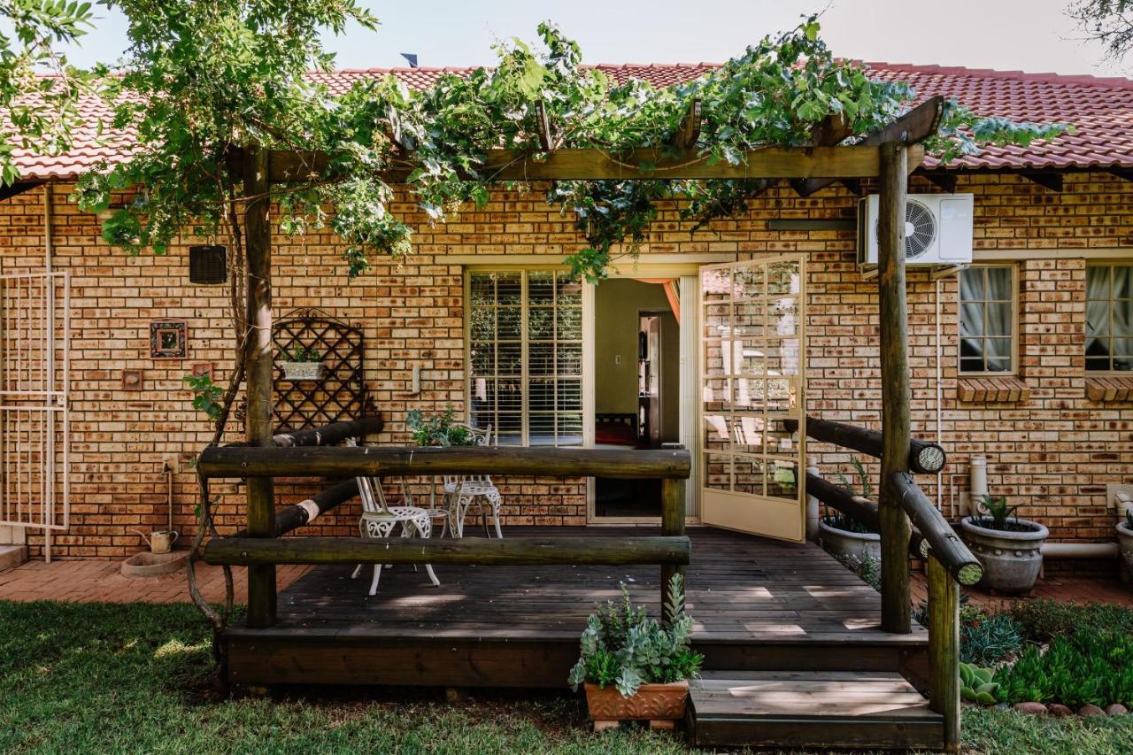 Boubou Bed And Breakfast Rustenburg Bagian luar foto